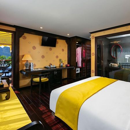 Hotel Nostalgia Halong Cruise Hạ Long Exterior foto